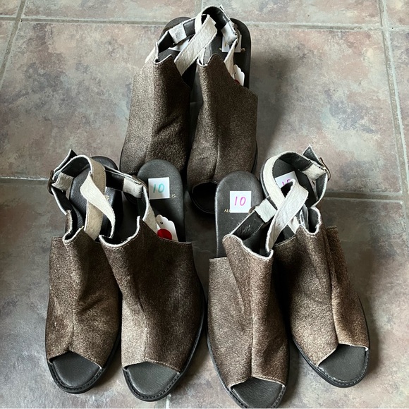 Cowhide Heels - Picture 4 of 4